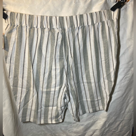 NWT Per Se Sage Green and Cream Striped Linen Drawstring Shorts - Picture 13 of 15